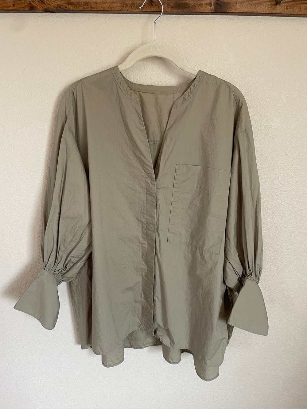 Stunning Lure Japanese Minimalist Relaxed V-Neck Tunic Top S Olive Quiet Luxury